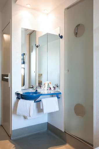 Bathroom 4, Ibis Budget Amboise, Indre-et-Loire
