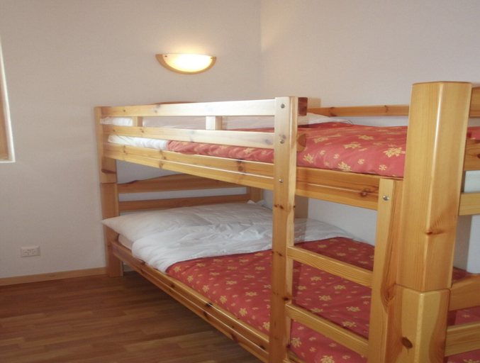 Room 5, Amazing Apartment Close to the Centre, Conthey