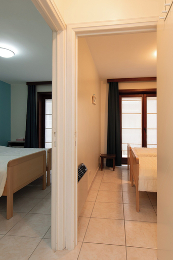 Room 4, Apartment in Middelkerke Near Casino & Sea Wall, West-Vlaanderen