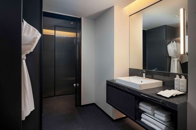 Bathroom 5, Radisson Hotel Don Mueang Bangkok, Don Muang