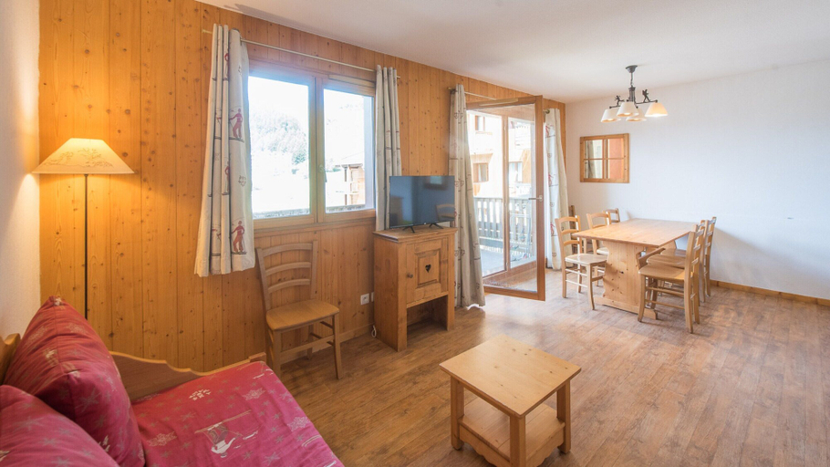 Living area, Apartment in France with Ski Access & Pool, Hautes-Alpes