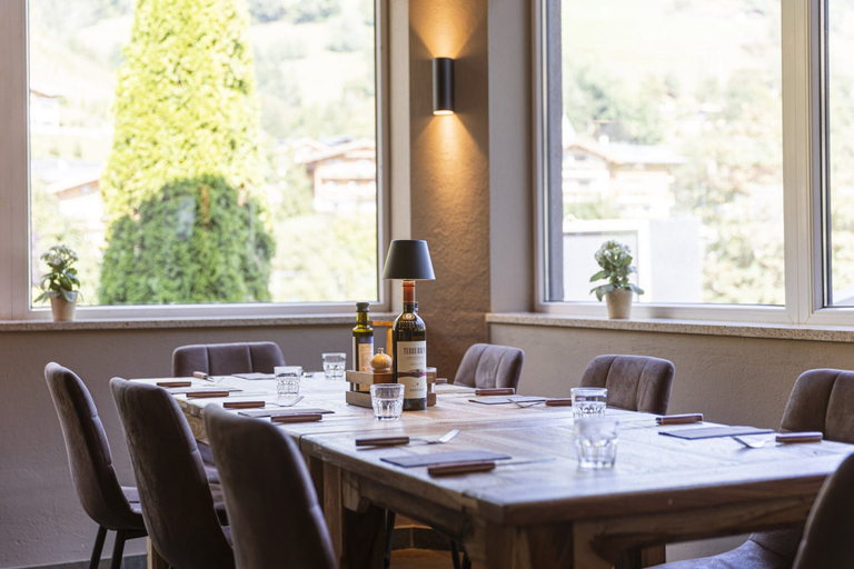 Dining 5, Premium Suite With Private Sauna, Zell am See