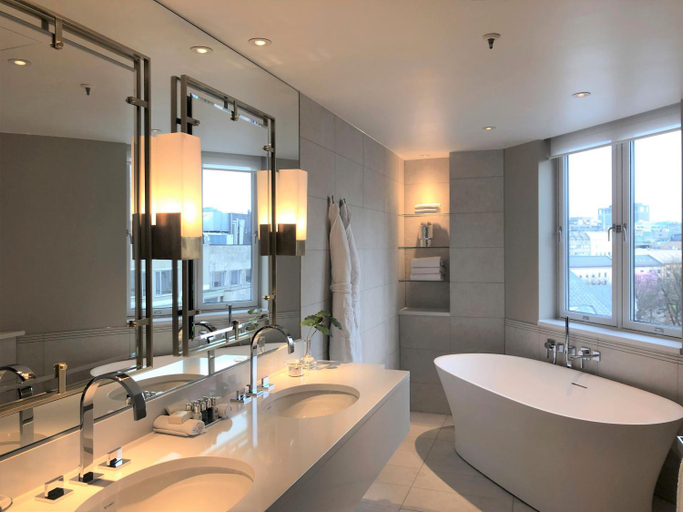 Bathroom 5, Hotel Continental, Oslo