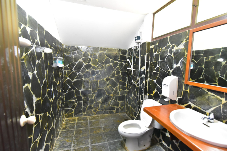 Bathroom 4, Koh Ngai Resort Ko Ngai, Ko Lanta