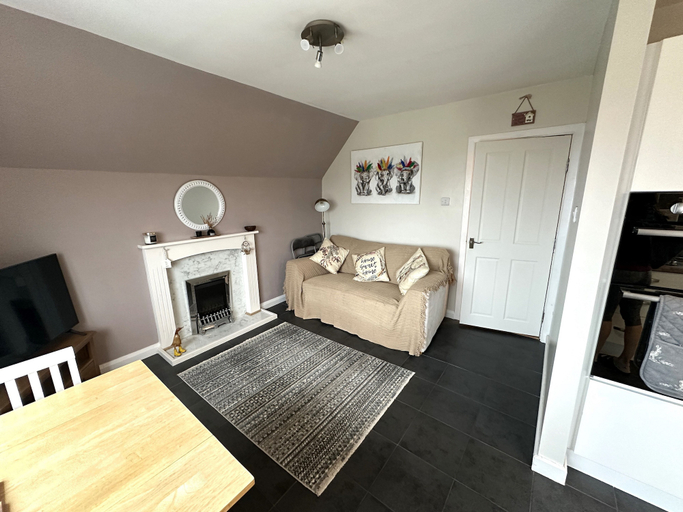Others 4, Bright Seaside Apartment With Stunning River Views, Wirral