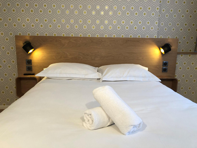 Bedroom 2, Pax Hotel, Haute-Savoie