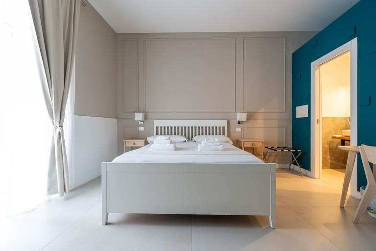 Bedroom 4, TERRAZZA CARBONARA B&B, Napoli