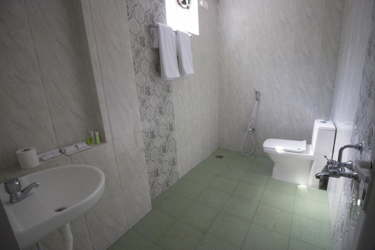 Bathroom, Serenity Sunrise Beach Resort, Viluppuram