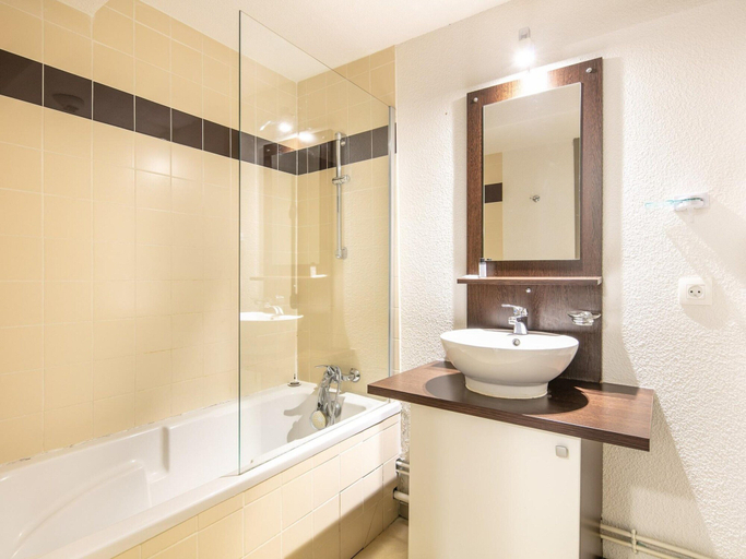 Bathroom 4, Alpine Escape Near Slopes, Isère