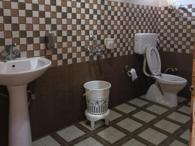 Bathroom 4, Shruti Guest House, Kinnaur