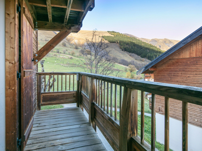 Balcony, Apartment in France With Mountain Views & Pool, Savoie