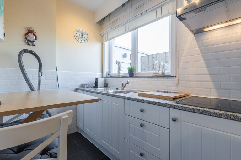Private kitchen 3, Penthouse Near Koksijde Beach, West-Vlaanderen