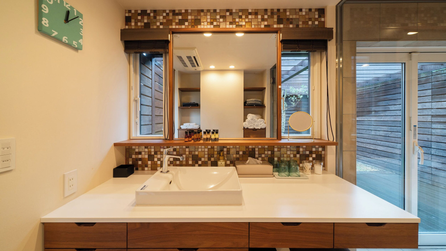 Bathroom 4, Villa Ishinokura Hotel, Saga