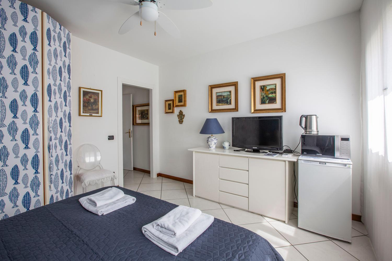 Bedroom 2, tosca house 2, Lecco