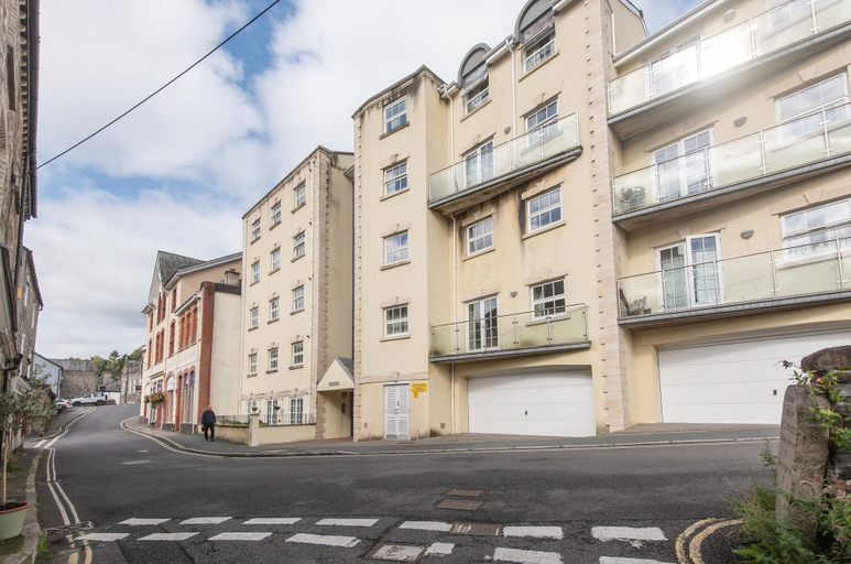 Exterior 4, Modern 2-Bed Flat In Tavistock Centre, Devon