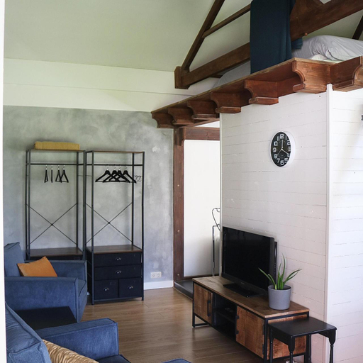 Others 3, Bed and Breakfast 'Wij en de Zande' - kamer met vide, Kampen