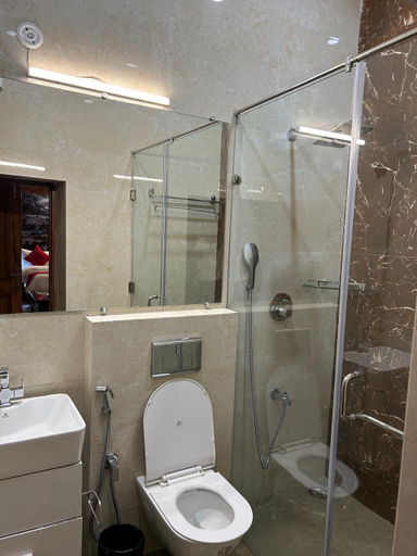 Bathroom, Hotel Rajmahal Heritage, Nainital