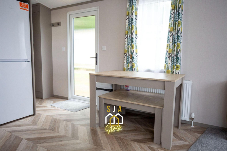 Others 4, Grantown Get Away - SJA Stays - Modern 2 Bed Static, Highland