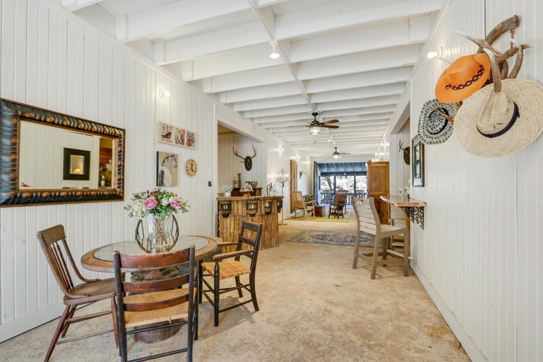 Others 4, River Lodge- Llano Suite, Hays