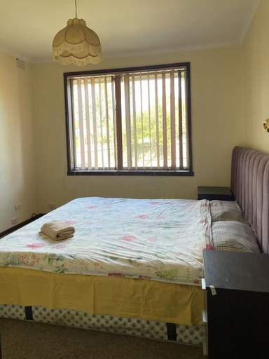 Bedroom 3, a 别墅大床间毗邻公园和公交车站, Whittlesea - South-East