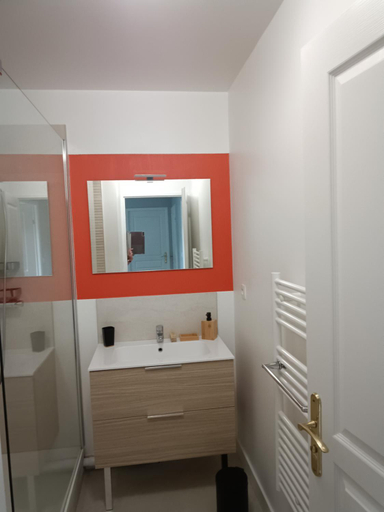 Bathroom 3, 2 chambres d'hotes, Essonne