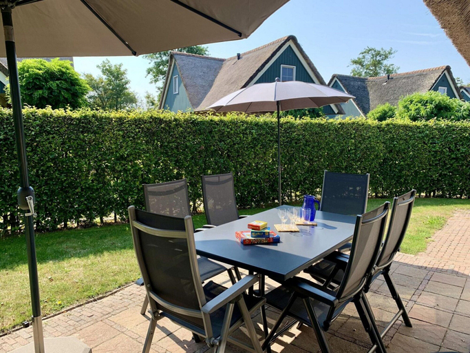 Balcony 2, 6-person Holiday Home With Garden, Zijpe
