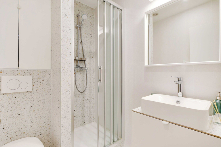 Bathroom 5, Chic and Cosy Studio - 2P- Nanterre, Hauts-de-Seine