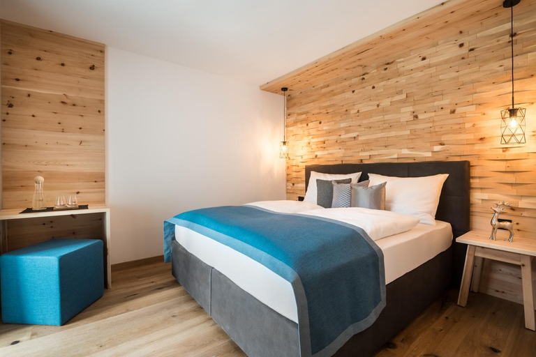 Bedroom 3, Les Dolomites Mountain Lodges, Bolzano