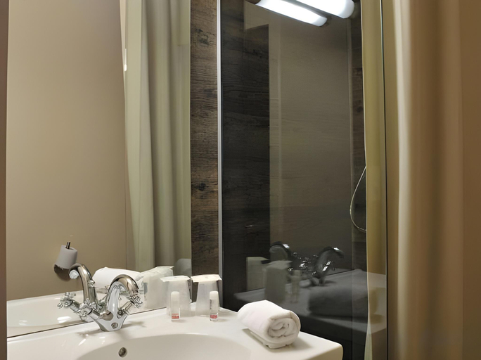Bathroom 4, Brit Hotel Essentiel CHOLET, Maine-et-Loire