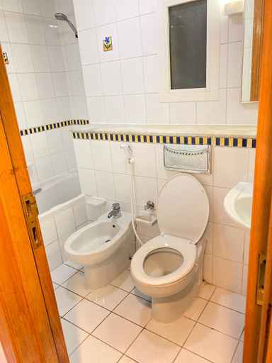 Bathroom 5, Hostel 08 k h For men only, Abu Dhabi City