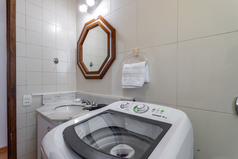 Bathroom 4, (902-A) Apartamento com Suíte no Coração Leblon, Rio de Janeiro