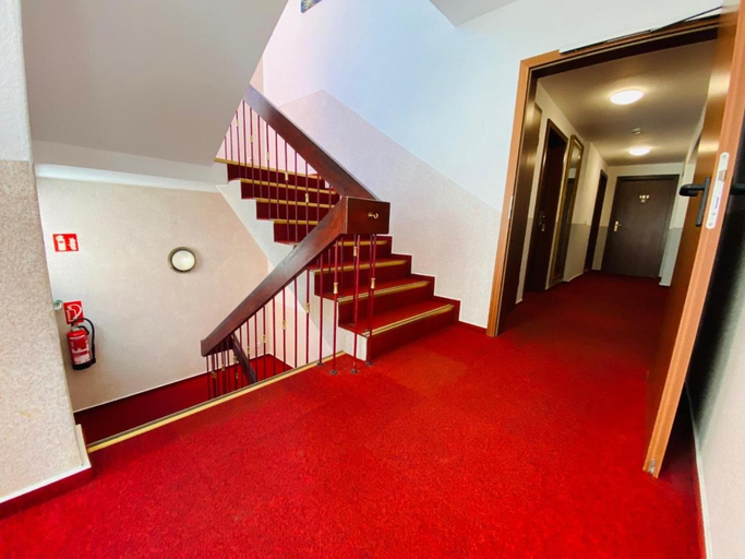 Others 5, Hotel 194, Kassel