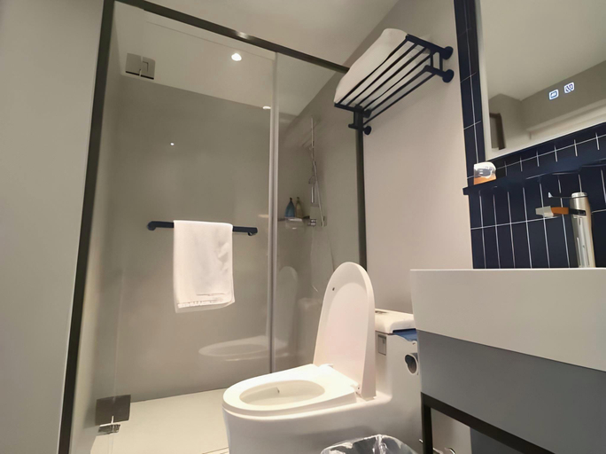 Bathroom 4, 7 Days Inn Shenzhen Shekou Sea World, Shenzhen