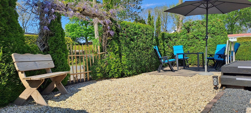 Garden 4, Cozy Chalet in Tzummarum, Franekeradeel