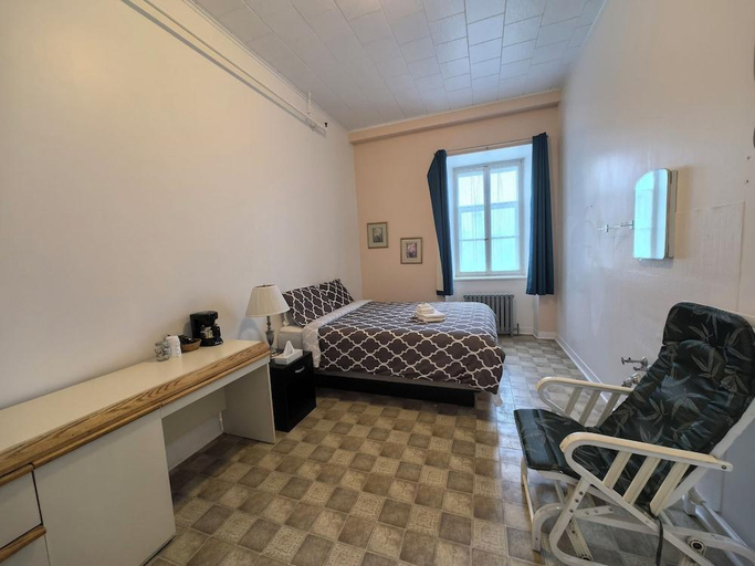 Others 5, Auberge du Couvent, Portneuf