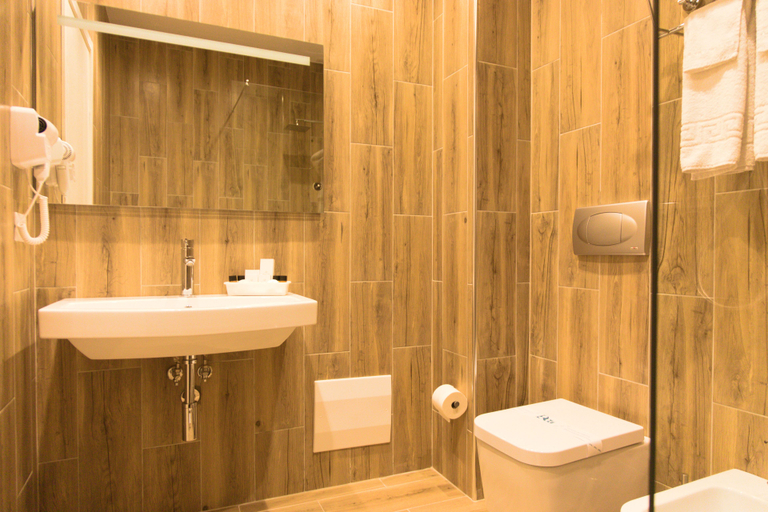 Bathroom 4, Emerald Boutique Hotel, Tiranës