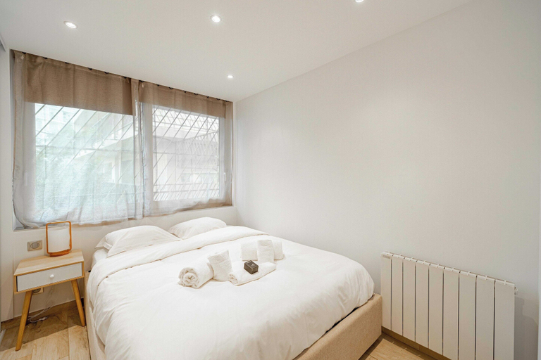 Room 4, Renovated apt With Parking & Terrace - Palm Beach, Alpes-Maritimes