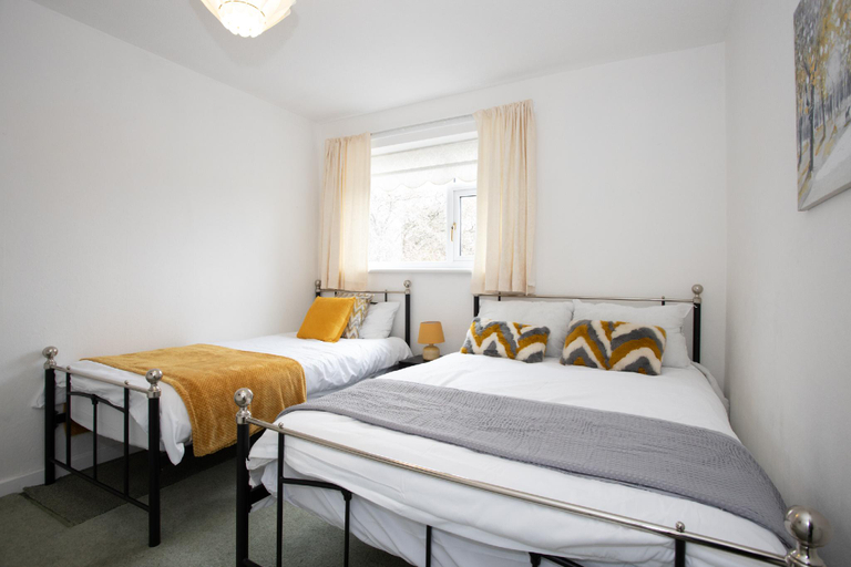 Bedroom 2, Hurley House, Stockport