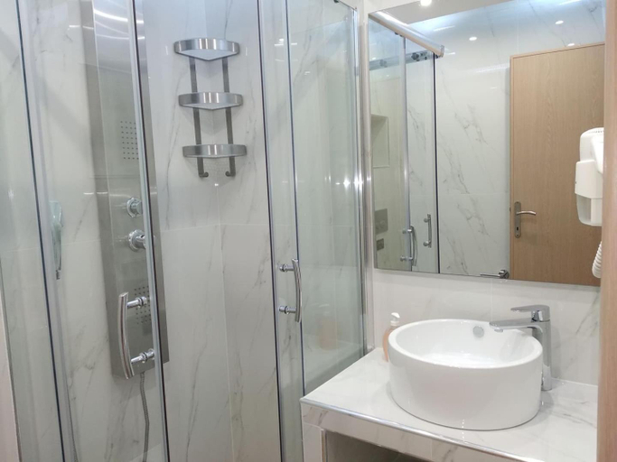 Bathroom 4, Top Studios, Central Macedonia