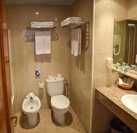 Bathroom 3, Hotel Port-Bo, Girona