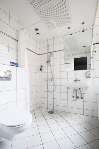 Bathroom 3, GO Hotel Ansgar, Copenhagen