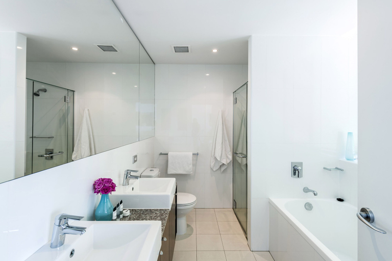 Bathroom 4, Oaks Brisbane Aurora Suites, Brisbane