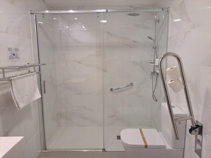 Bathroom 4, Hotel Roquino, Pontevedra