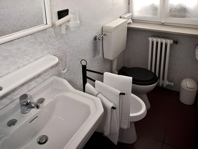 Bathroom, Hotel Regina, Torino