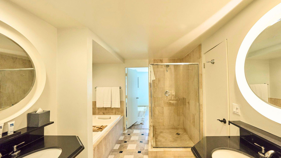 Bathroom 5, Luxe Sunset Boulevard Hotel, Los Angeles