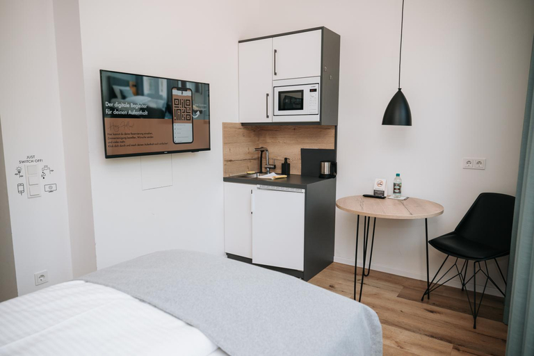 Bedroom 3, Coffee Fellows Hotel & Longstay, Pfaffenhofen an der Ilm