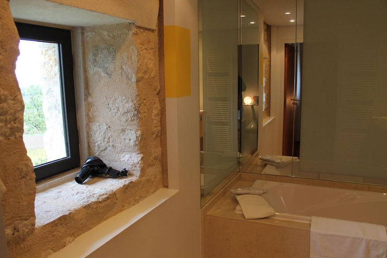 Bathroom 4, Chateau de Salettes, Tarn