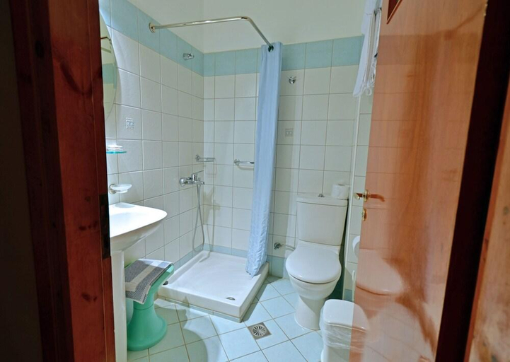 Bathroom 3, Hotel Blue Sea, Peloponnese