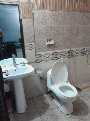 Bathroom 2, Casa Blanca Guesthouse Islamabad, Islamabad