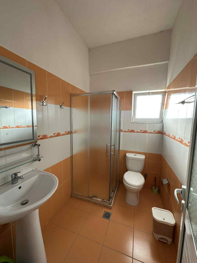Bathroom 2, Guesthouse Agalliu, Sarandës